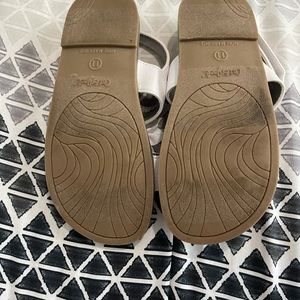 Girls dress sandals used once size 11